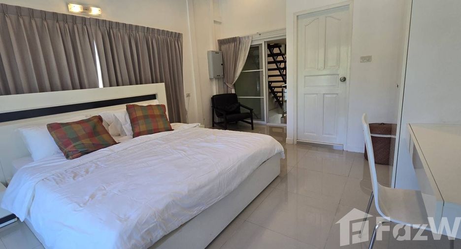 Casa en alquiler de 6 habitaciones en Lam Luk Ka, Pathum Thani