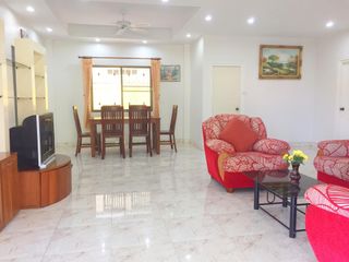 À louer 4 chambres maison à Bang Lamung, Chonburi