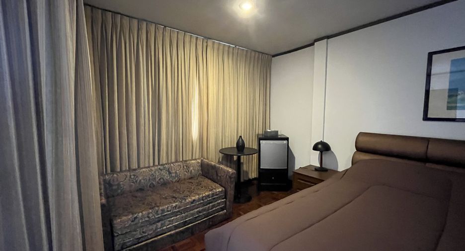 For sale and for rent 4 bedrooms townhouse in Bang Lamung, Chonburi