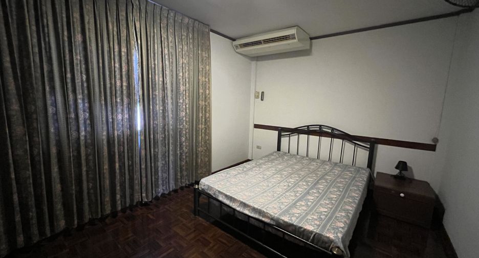 For sale and for rent 4 bedrooms townhouse in Bang Lamung, Chonburi