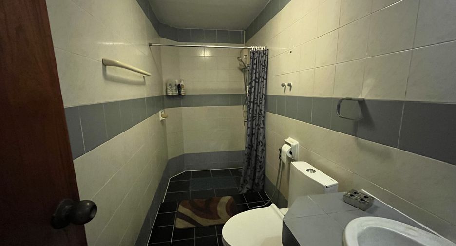 For sale and for rent 4 bedrooms townhouse in Bang Lamung, Chonburi