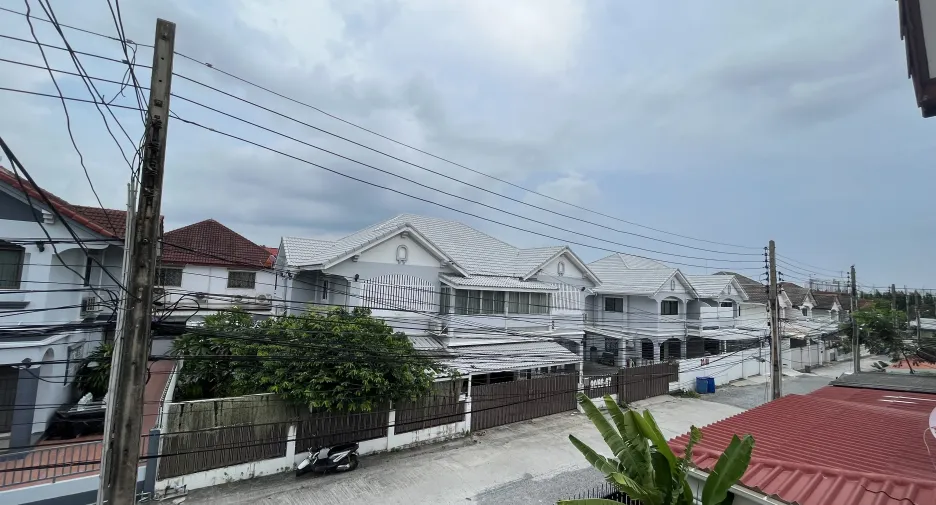 For sale and for rent 4 bedrooms townhouse in Bang Lamung, Chonburi