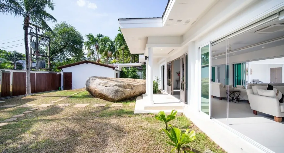 For sale and for rent 3 bedrooms villa in Mueang Phuket, Phuket