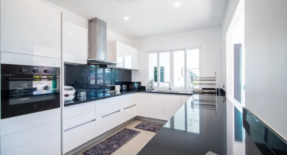 For sale and for rent 3 bedrooms villa in Mueang Phuket, Phuket