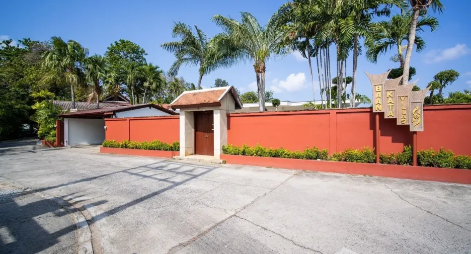 For sale and for rent 3 bedrooms villa in Mueang Phuket, Phuket