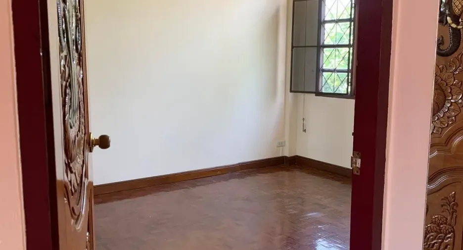For sale 2 ベッドルーム townhouse in Cha Am, Phetchaburi