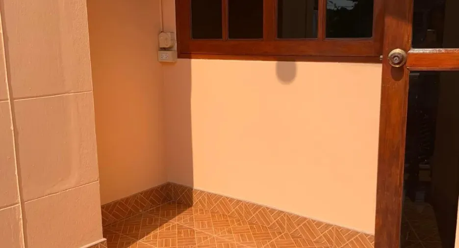 For sale 2 ベッドルーム townhouse in Cha Am, Phetchaburi
