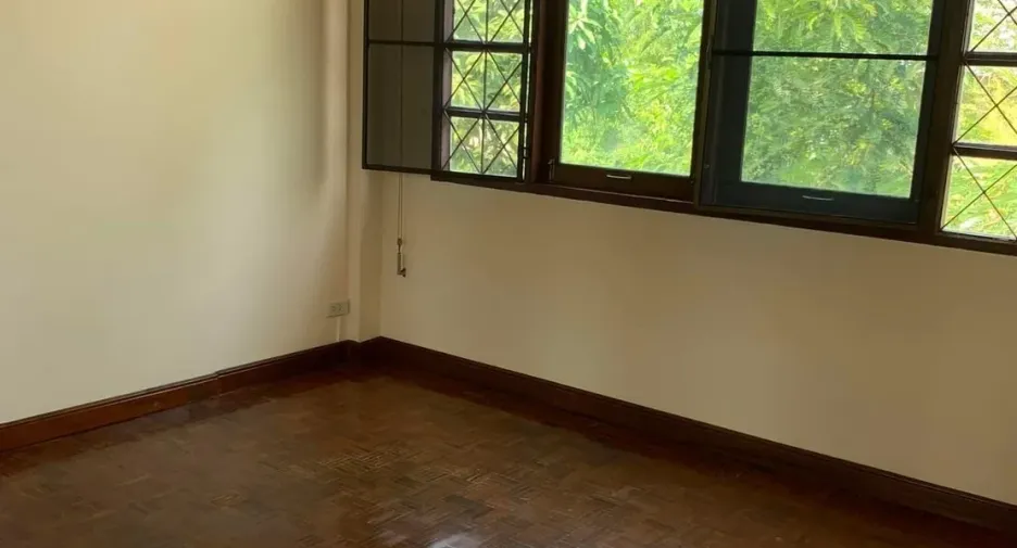 For sale 2 ベッドルーム townhouse in Cha Am, Phetchaburi