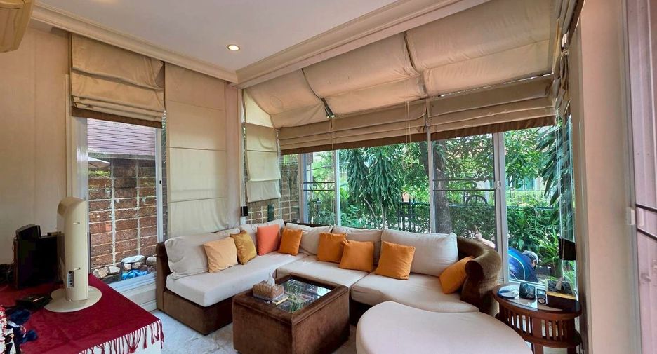 For sale 4 bedrooms house in Taling Chan, Bangkok
