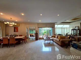 Casa en venta de 4 habitaciones en Taling Chan, Bangkok