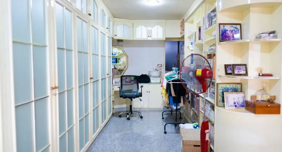 For sale 5 bedrooms townhouse in Khlong Toei, Bangkok