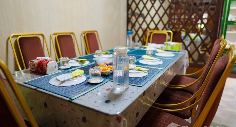 For sale 5 bedrooms townhouse in Khlong Toei, Bangkok