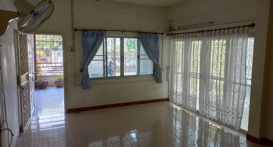 Casa adosada en venta de 2 habitaciones en Sai Mai, Bangkok