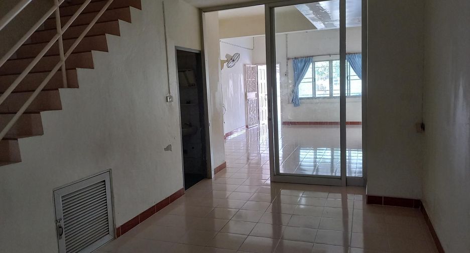 Casa adosada en venta de 2 habitaciones en Sai Mai, Bangkok