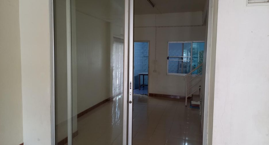 Casa adosada en venta de 2 habitaciones en Sai Mai, Bangkok