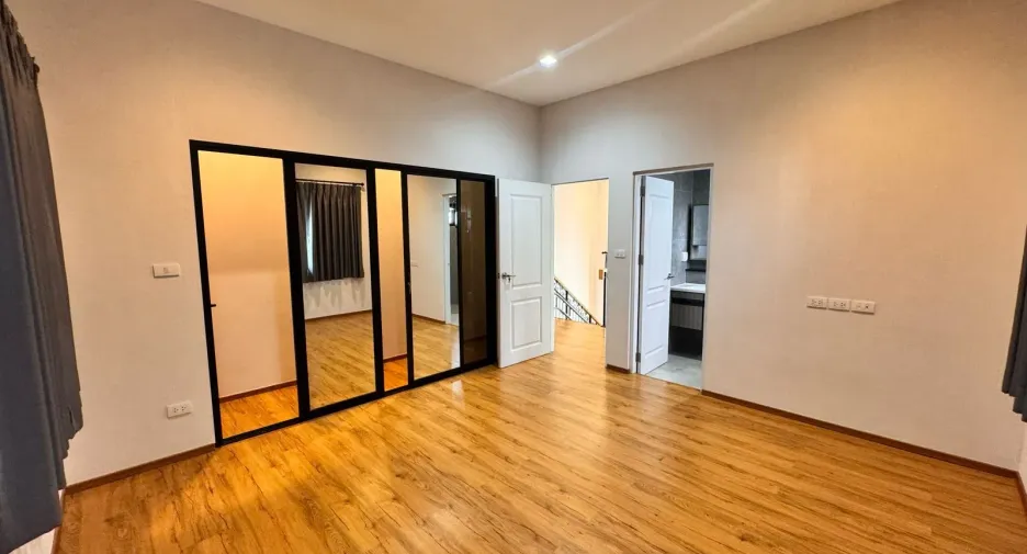 出售 6 卧室 独立屋 在 Bang Na, 曼谷