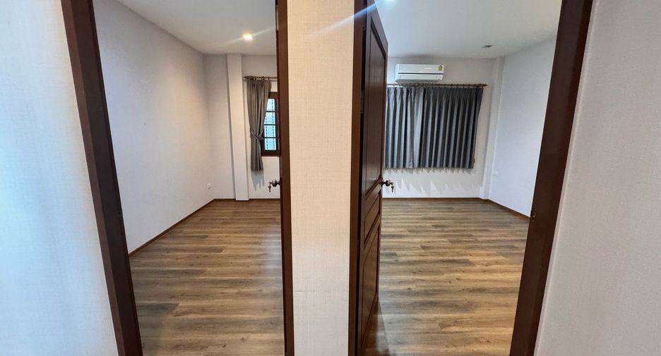 出售 6 卧室 独立屋 在 Bang Na, 曼谷