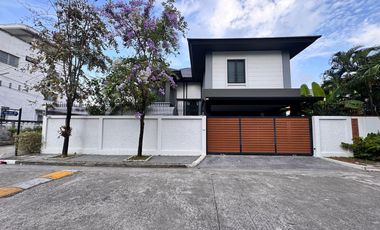 Casa en venta de 6 habitaciones en Bang Na, Bangkok