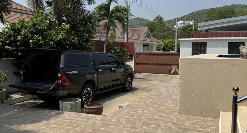 For sale 3 bedrooms villa in Hua Hin, Prachuap Khiri Khan