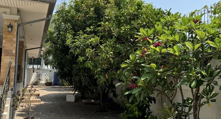 For sale 3 bedrooms villa in Hua Hin, Prachuap Khiri Khan