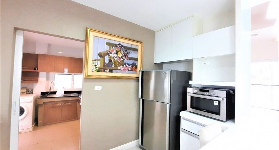 For rent 4 bedrooms house in Mueang Chiang Mai, Chiang Mai