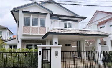 For rent 4 bedrooms house in Mueang Chiang Mai, Chiang Mai