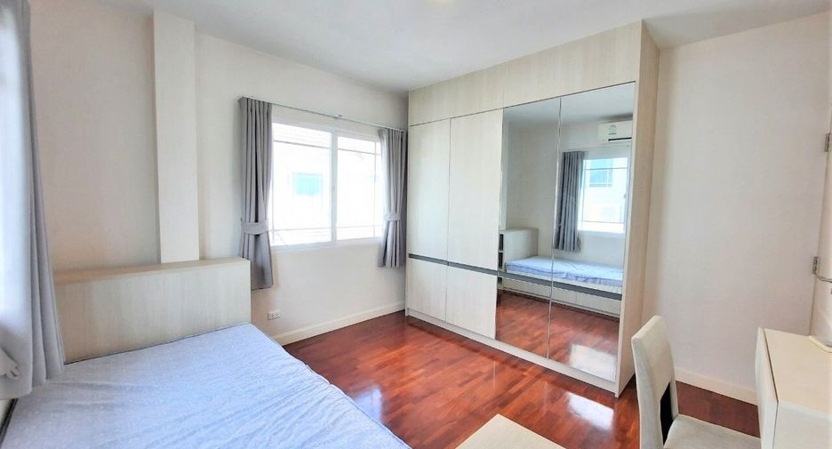 For rent 4 bedrooms house in Mueang Chiang Mai, Chiang Mai