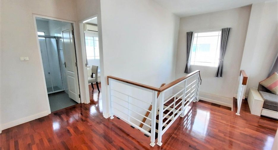 For rent 4 bedrooms house in Mueang Chiang Mai, Chiang Mai