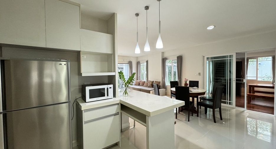 For rent 4 bedrooms house in Mueang Chiang Mai, Chiang Mai