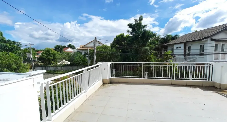 For rent 4 bedrooms house in Mueang Chiang Mai, Chiang Mai
