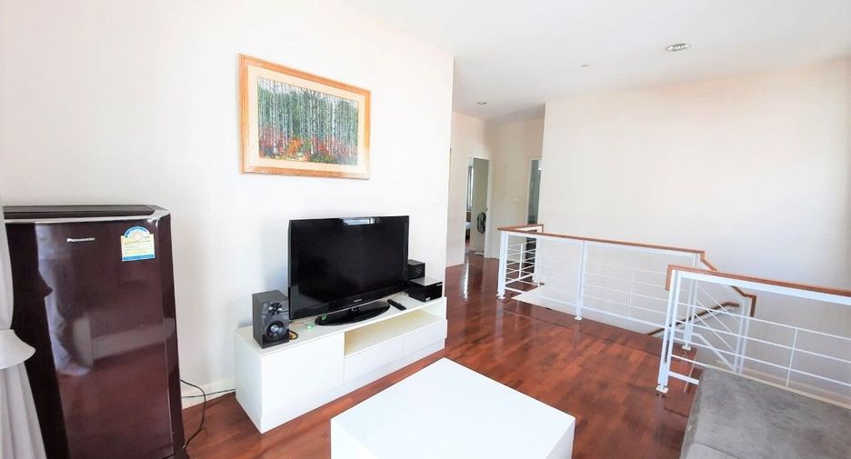 For rent 4 bedrooms house in Mueang Chiang Mai, Chiang Mai