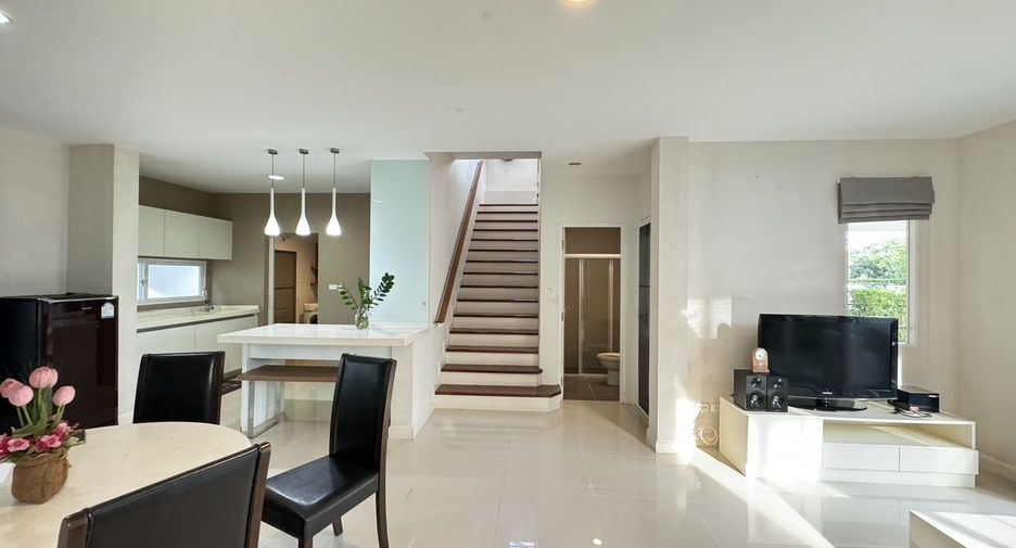 For rent 4 bedrooms house in Mueang Chiang Mai, Chiang Mai