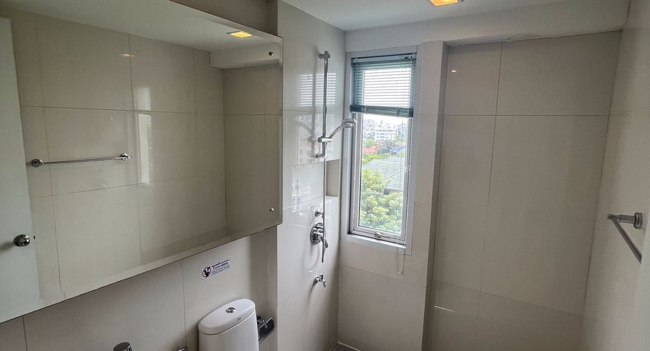 For sale 2 bedrooms condo in Phaya Thai, Bangkok