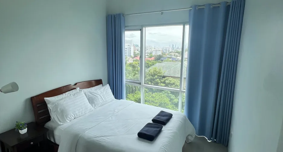 For sale 2 bedrooms condo in Phaya Thai, Bangkok