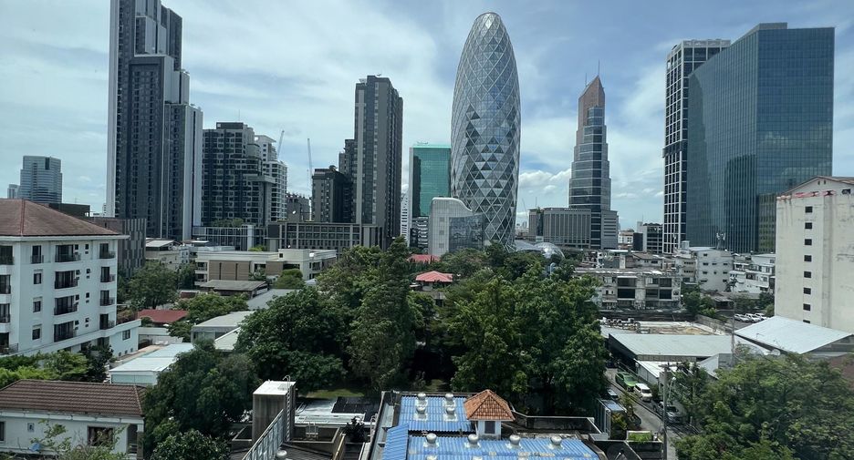 For sale 2 bedrooms condo in Phaya Thai, Bangkok