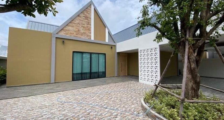 For sale and for rent 4 bedrooms villa in Bang Lamung, Chonburi