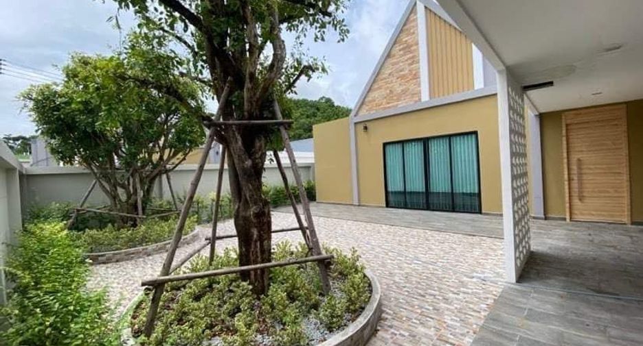 For sale and for rent 4 bedrooms villa in Bang Lamung, Chonburi