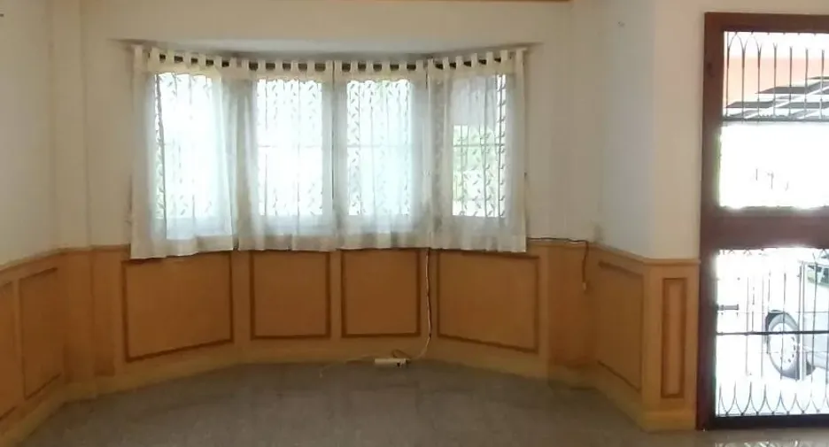 For sale 3 bedrooms house in Mueang Nakhon Sawan, Nakhon Sawan