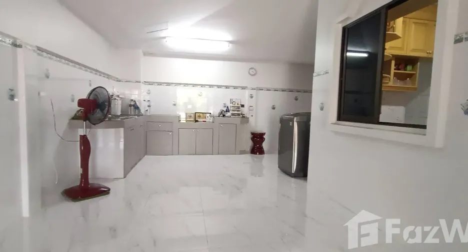For sale 3 bedrooms house in Mueang Nakhon Sawan, Nakhon Sawan