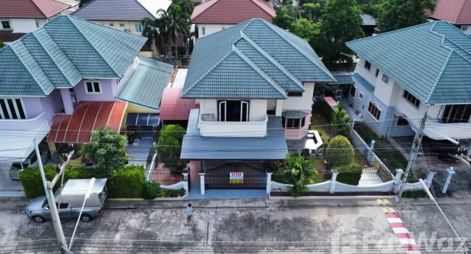 For sale 3 bedrooms house in Mueang Nakhon Sawan, Nakhon Sawan