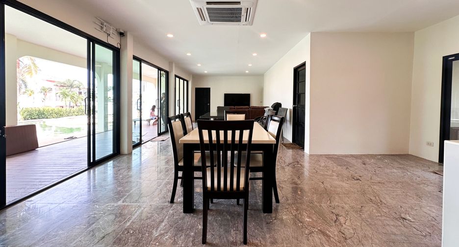 For rent 5 bedrooms villa in Hua Hin, Prachuap Khiri Khan