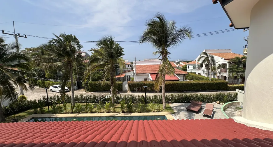 For rent 5 bedrooms villa in Hua Hin, Prachuap Khiri Khan
