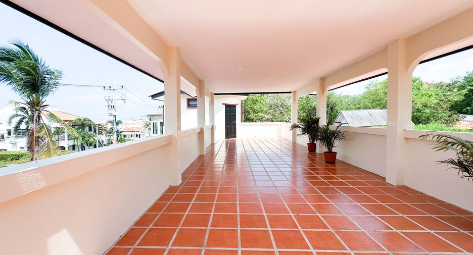 For rent 5 bedrooms villa in Hua Hin, Prachuap Khiri Khan