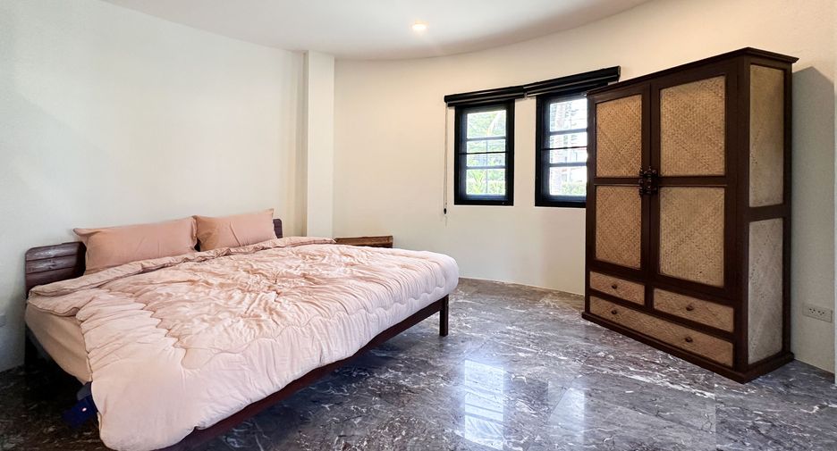 For rent 5 bedrooms villa in Hua Hin, Prachuap Khiri Khan