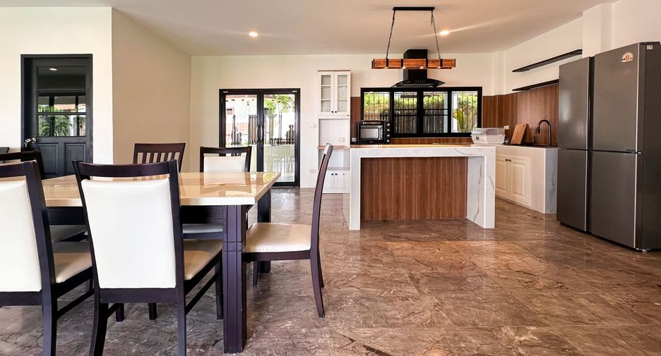 For rent 5 bedrooms villa in Hua Hin, Prachuap Khiri Khan
