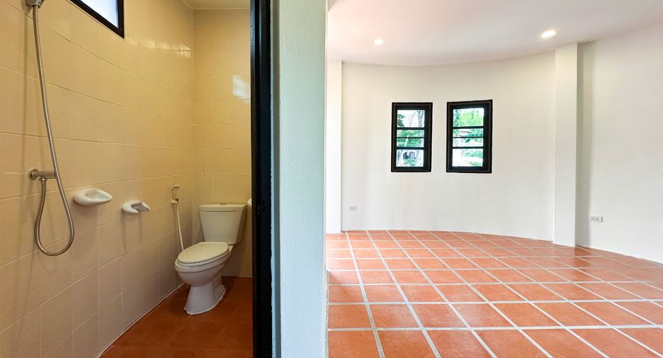 For rent 5 bedrooms villa in Hua Hin, Prachuap Khiri Khan
