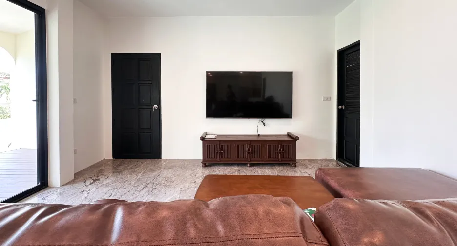 For rent 5 bedrooms villa in Hua Hin, Prachuap Khiri Khan