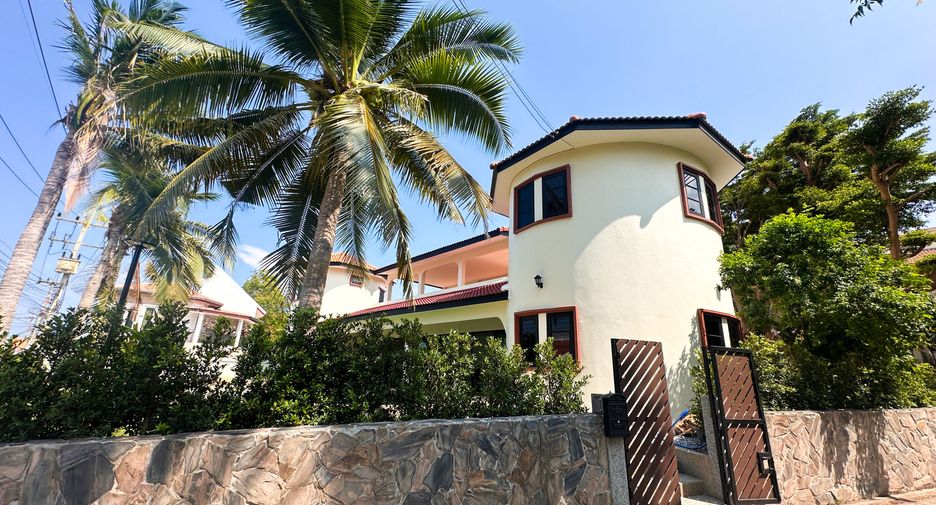 For rent 5 bedrooms villa in Hua Hin, Prachuap Khiri Khan