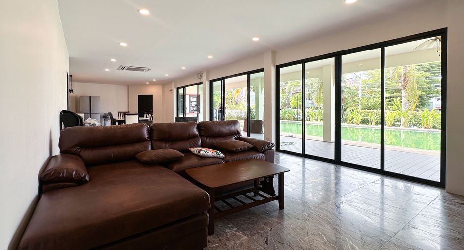 For rent 5 bedrooms villa in Hua Hin, Prachuap Khiri Khan