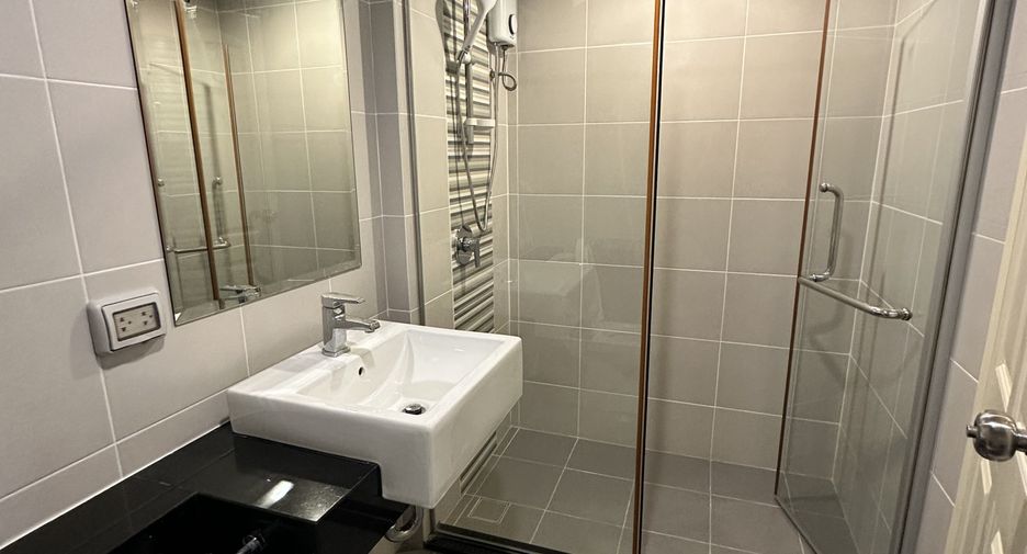 For rent 2 bedrooms condo in Mueang Phuket, Phuket